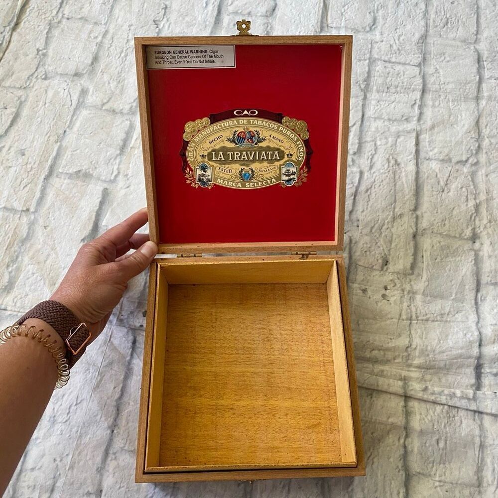 La Traviata wooden cigar box collectible with latch closure 8x8